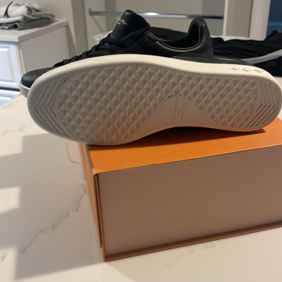 Louie Vuitton sneakers - Picture 4 of 4